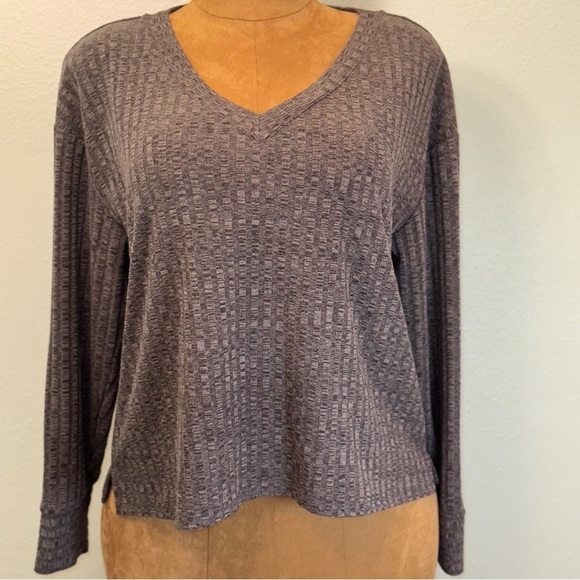 Vince Camuto Textured Long Sleeve Top, Grey, V Neck, Soft, Women’s Sz L ribbed - Picture 1 of 8